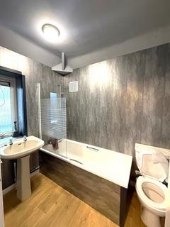 3 bedroom semi-detached house to rent, Tarnside Drive, Leeds LS14