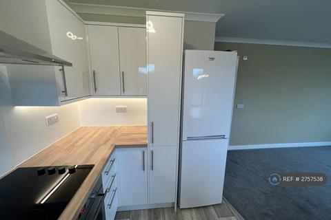 3 bedroom flat to rent, St Clair Place, Edinburgh, EH6