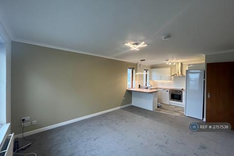 3 bedroom flat to rent, St Clair Place, Edinburgh, EH6