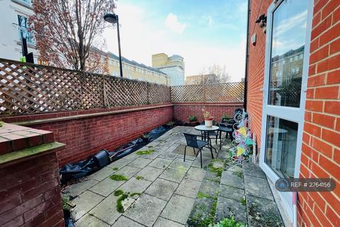 1 bedroom flat to rent, Basque Court, London, SE16