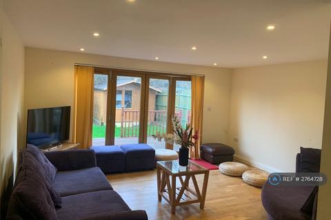 1 bedroom in a house share to rent, Ruislip, Ruislip, HA4