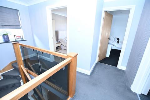 4 bedroom detached house for sale, Papenburg Road, Canvey Island SS8