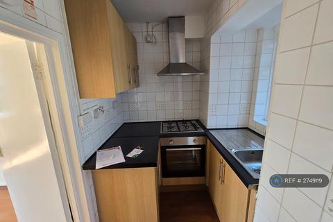 2 bedroom terraced house to rent, Ruislip Street, London, SW17