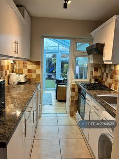 3 bedroom semi-detached house to rent, Saxon Road, Ashford, TW15