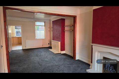 3 bedroom terraced house to rent, King Edward Road, Doncaster, DN4