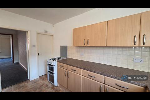 3 bedroom terraced house to rent, King Edward Road, Doncaster, DN4