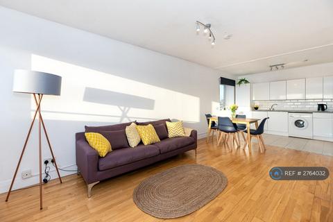 2 bedroom flat to rent, Park South, London, SW11