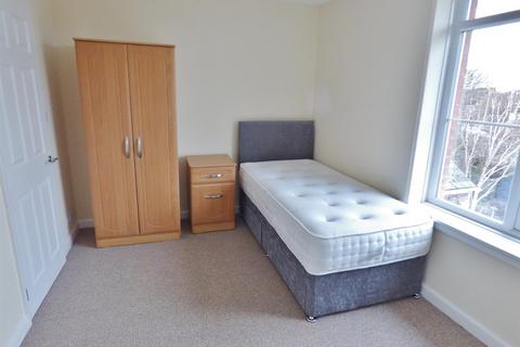 1 bedroom in a house share to rent, Selborne Place, Littlehampton BN17