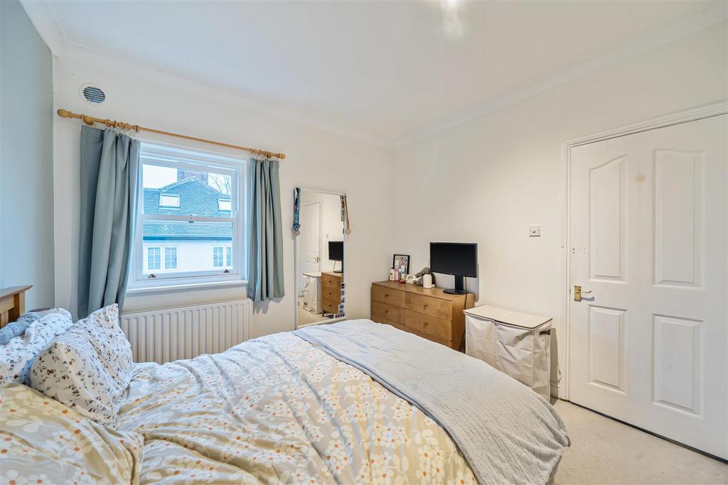 Bedroom: