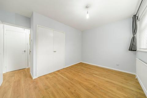 2 bedroom flat to rent, Bromley Road, Catford, London, SE6