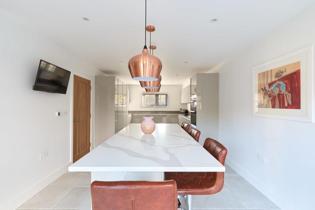 10 Hill Farm View 070126 23