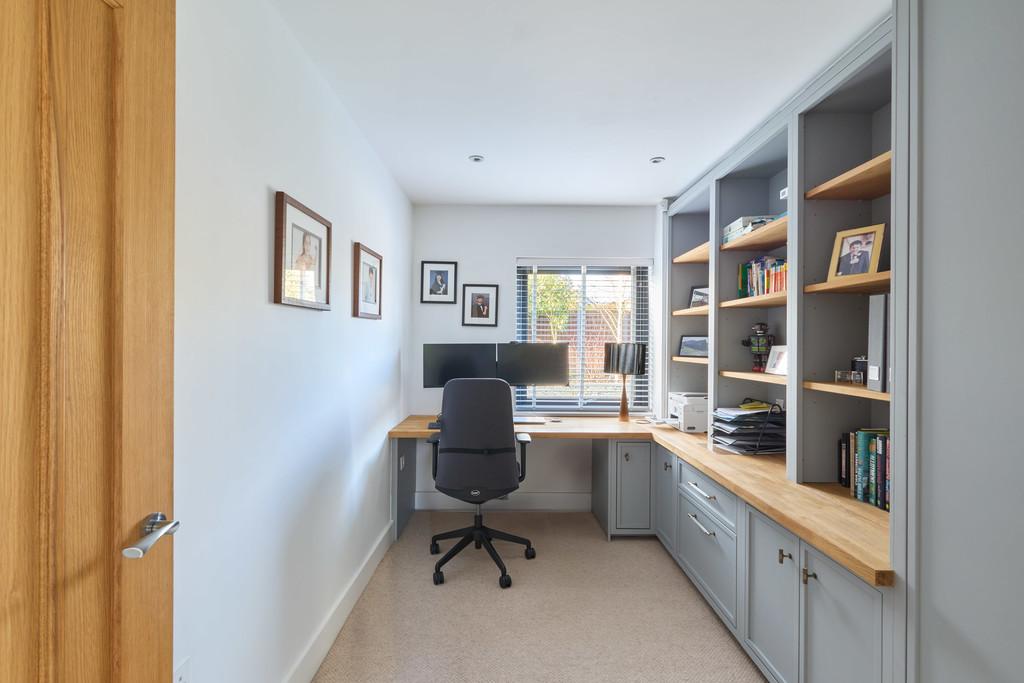 10 Hill Farm View 070126 31