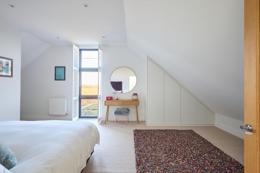10 Hill Farm View 070126 35