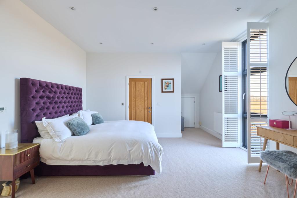 10 Hill Farm View 070126 37