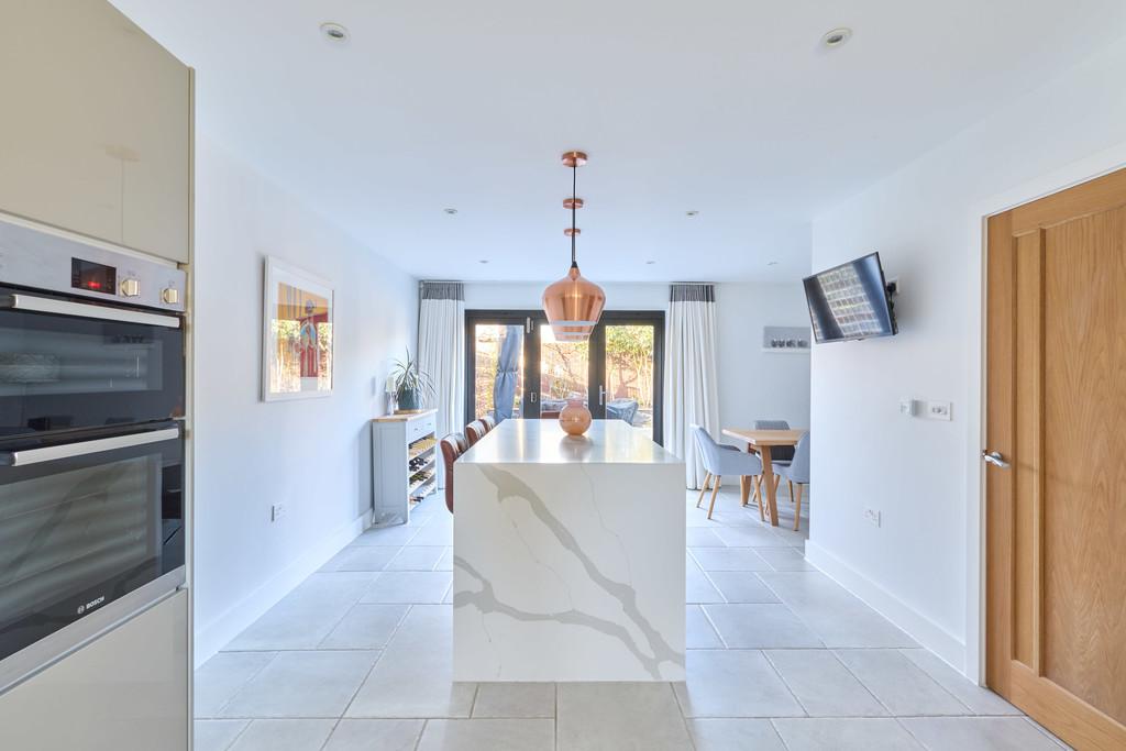 10 Hill Farm View 070126 18