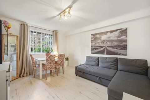 1 bedroom apartment to rent, Stadium St, Chelsea