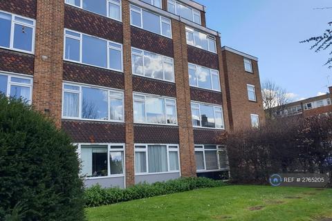 Studio to rent, Hill Court, London, SW15