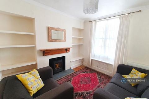 3 bedroom terraced house to rent, Helston Road, Penryn, TR10