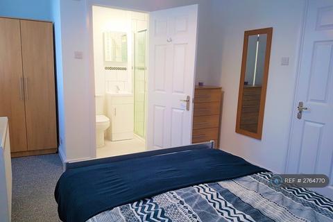 1 bedroom in a house share to rent, Barnhill Rd, Wembley, HA9