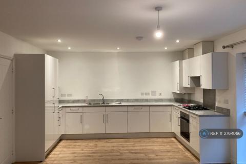2 bedroom flat to rent, Icarus Avenue, Burgess Hill, RH15