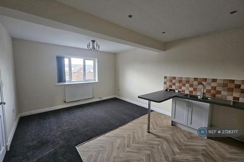 2 bedroom flat to rent, Fletcher Street, Little Lever, Bolton, BL3