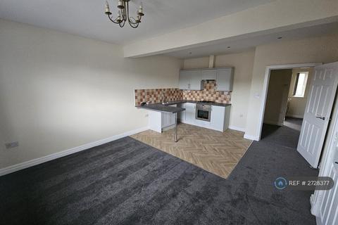 2 bedroom flat to rent, Fletcher Street, Little Lever, Bolton, BL3