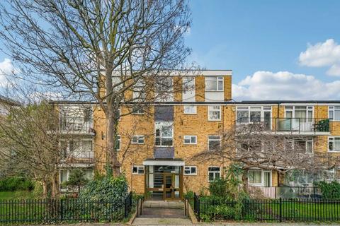 3 bedroom flat to rent, Park Hill, London SW4