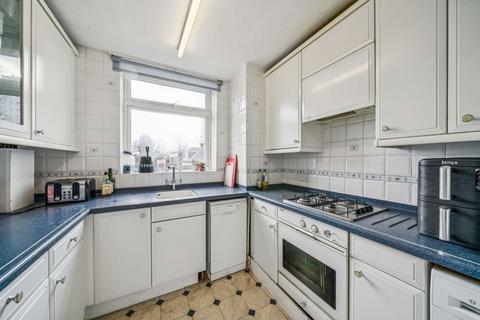 3 bedroom flat to rent, Park Hill, London SW4