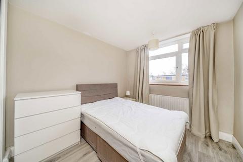 3 bedroom flat to rent, Park Hill, London SW4