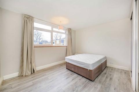 3 bedroom flat to rent, Park Hill, London SW4