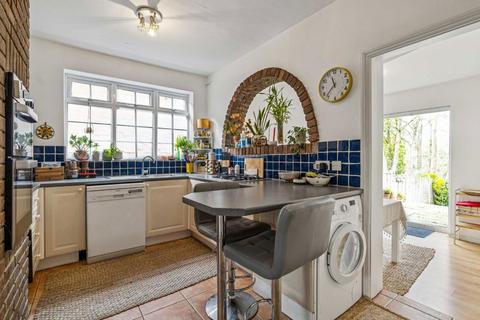 2 bedroom house to rent, Partingdale Lane, London NW7