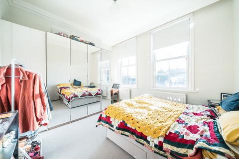 2 bedroom flat to rent, Christchurch Road, London SW2