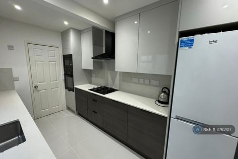 undefined, Pitcroft Avenue, Reading, RG6