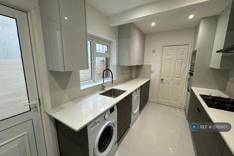 undefined, Pitcroft Avenue, Reading, RG6