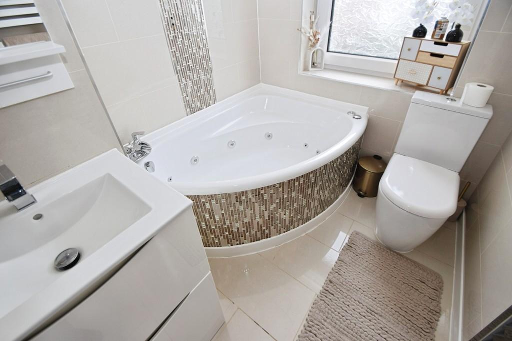Ab67c968-Bathroom