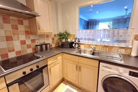 2 bedroom apartment to rent, Bournemouth, Dorset
