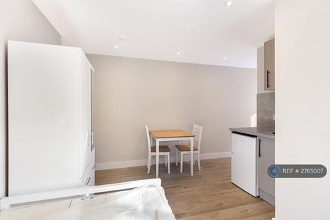 Studio to rent, Clensham Lane, Sutton, SM1