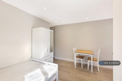 Studio to rent, Clensham Lane, Sutton, SM1