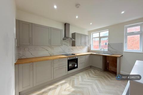 2 bedroom flat to rent, High Street, Loughborough, LE11