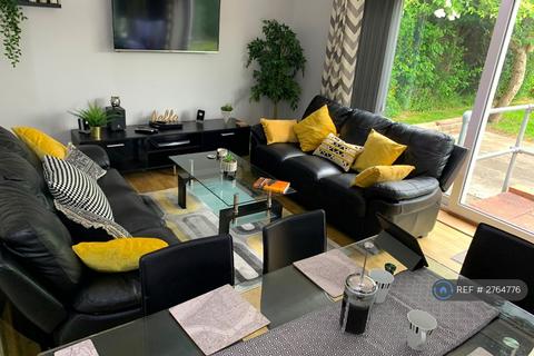 1 bedroom in a house share to rent, Nantwich Road, Crewe, Cheshire, CW2
