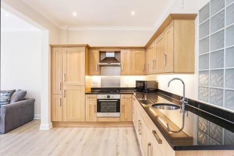 2 bedroom flat to rent, Kings Road, Chelsea, London, SW3