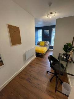 1 bedroom in a house share to rent, 12 Glodwick Road, Oldham