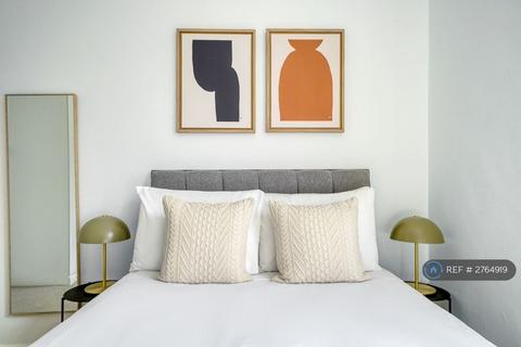 2 bedroom flat to rent, Carlton House, London, W1T