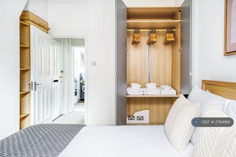 2 bedroom flat to rent, Carlton House, London, W1T