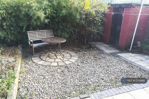 4 bedroom terraced house to rent, Aked Close, Manchester, M12