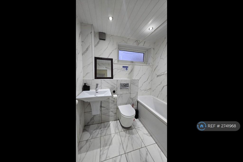 Upstairs Bathroom