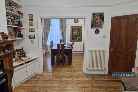 4 bedroom terraced house to rent, Queens Avenue, London, N21