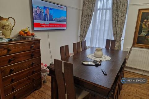 4 bedroom terraced house to rent, Queens Avenue, London, N21