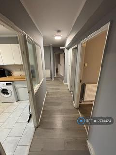 3 bedroom flat to rent, Studley Road, London, SW4