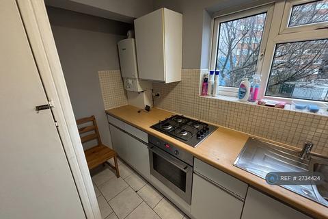 3 bedroom flat to rent, Studley Road, London, SW4
